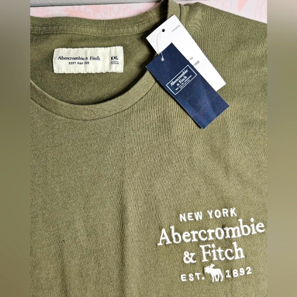 Abercrombie and Fitch mens army green,  2XL t-shirt.
